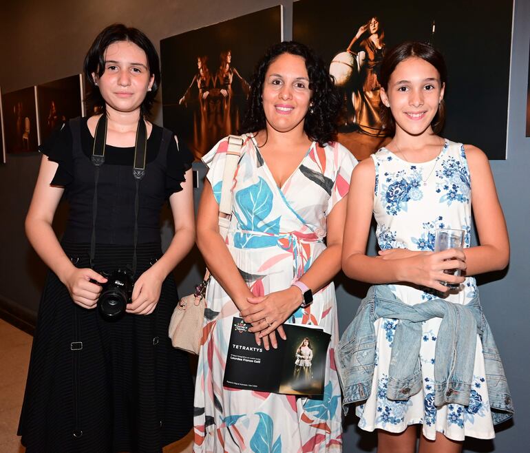 Constanza Sánchez, Alicia Franco y Emma Schultheiss.