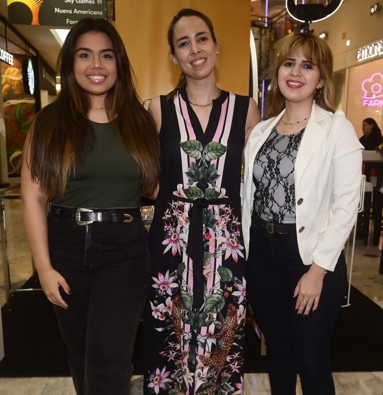 Camila Suárez, Jennifer Snaider y Camila Quiñónez.