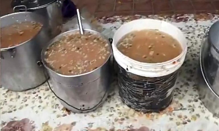 Comida en mal estado del programa Hambre Cero en la Escuela San Jorge de MRA. 
