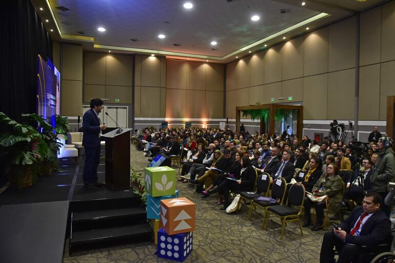 Representantes de intendencias del país  participaron del "Foro Nacional de Urbanismo".