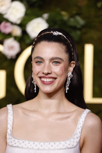 Margaret Qualley contó que los prostéticos utilizados durante la filmación de la película de terror "The Substance" dañaron su piel.