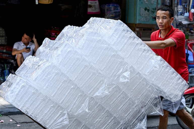 Botellas de plásticos en Hanoi.