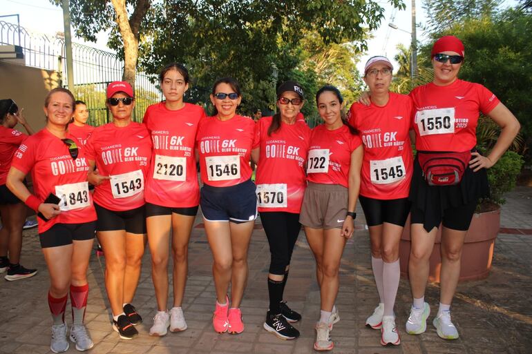 Fabiola Riveros, Nimia Jara, Elida Aguilera, Claudia Encina, Celia Gómez, Lourdes Cabrera, Verónica Cabrera y Dilva Martínez.