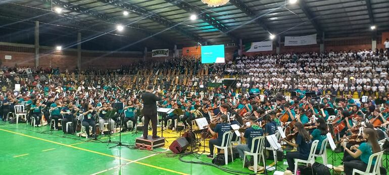 Concierto de la Mega Orquesta Juvenil de Sonidos de la Tierra en Suena San Juan 2023.