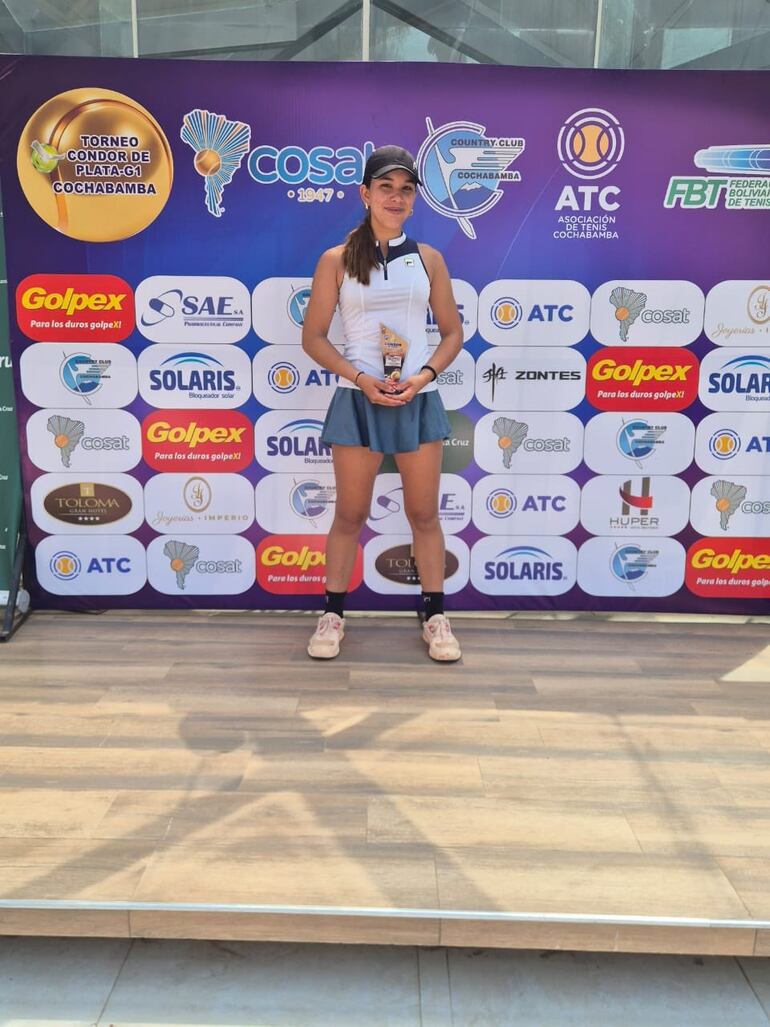 Valeria Santander (14 años), subcampeona.