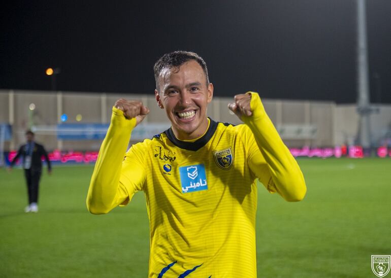 Alejandro "Kaku" Romero, con la camiseta del Al-Taawon FC.