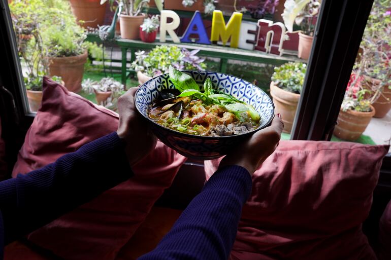 Los más variados platos de la comida asiática podés probar en Madame Ramen cuando visites Barcelona. (Gentileza)