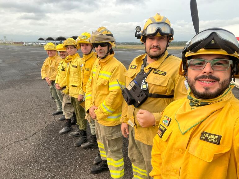 Nuevo contingente del CBVP voló al Chaco para combatir incendios en la zona del Cerro Chovoreca.