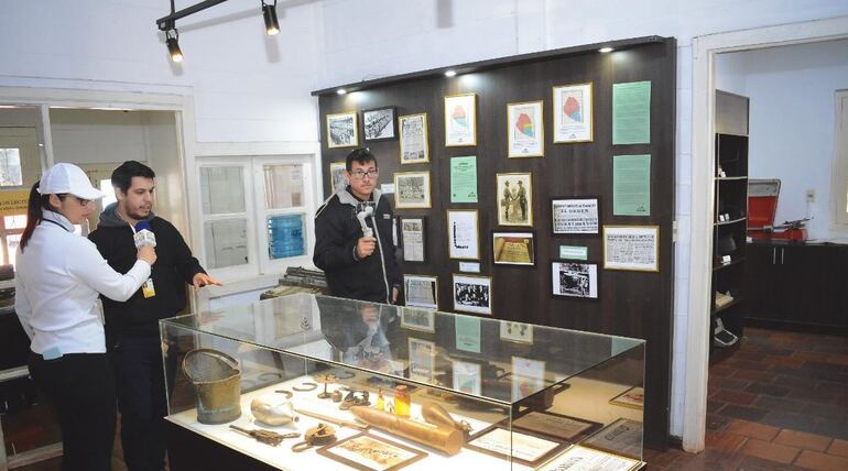 El museo El Mensú guarda objetos antiguos de la historia de la ciudad. 