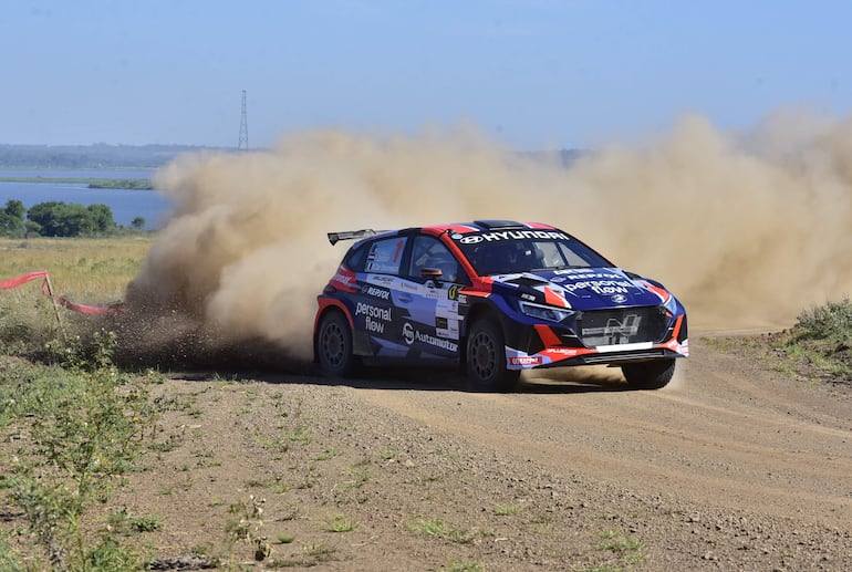 Gran performance tuvo ayer el piloto mundialista Fau Zaldívar, que hoy irá en busca del primer lugar en Itapúa.