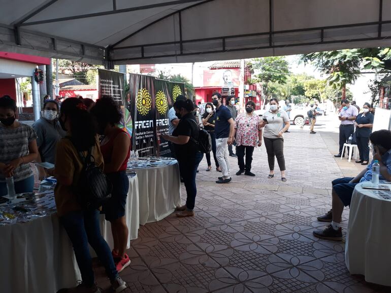 Feria universitaria y de empleos realizada en San Lorenzo.