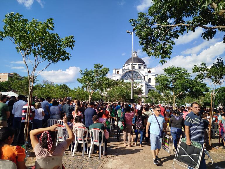 El último fin de semana en la basilica se registró una importante cantidad de feligreses.