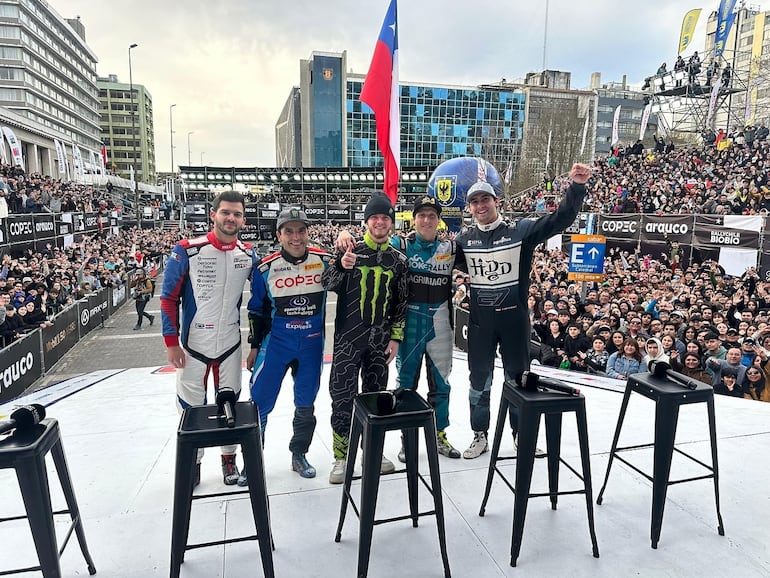 Así arrancó el 3° Rally Chile Biobío para Diego Domínguez Bejarano, con una emotiva ceremonia de largada, que al igual que la llegada, será inolvidable. Fau Zaldívar también acompañó éste gran momento y fue parte de la marcada presencia paraguaya en tierras chilenas.   