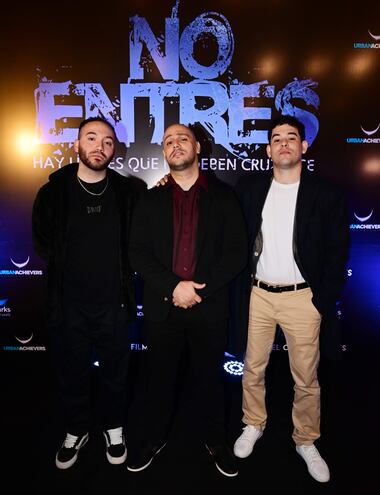 Lucas Caballero, Hugo Cardozo y Pablo Martínez en el avant première de "No entres", celebrado ayer en Asunción.