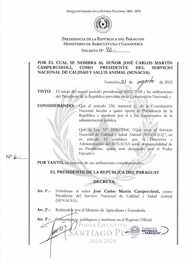 Decreto del Poder Ejecutivo en el que se confirma al Dr. José Carlos Martin como presidente del Senacsa.