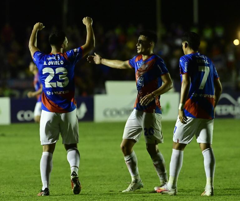 Cerro Porteño goleó a Guaireña con dos goles de Alfio Oviedo (23)