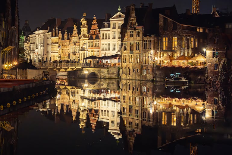 Postal nocturna en Gante, Bélgica.