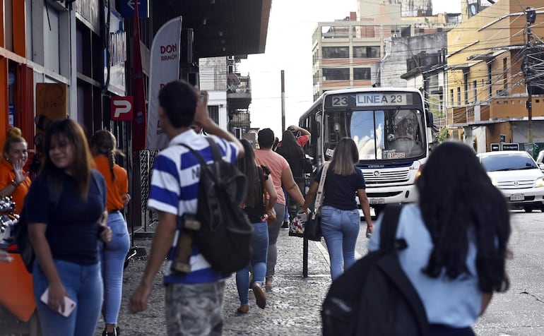 Pasajeros denunciaron reguladas, lo cual no era detectado por el Viceministerio de Transporte. Al respecto, se constató que ni siquiera contaba con la tecnología para controlar ni auditar.