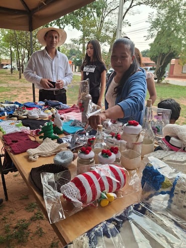 Feria de oportunidades se desarrolla con éxito en Tobatí