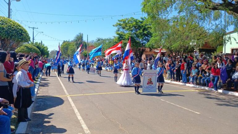 La juventud estudiantil se une a la fiesta fundacional de la ciudad de Lima