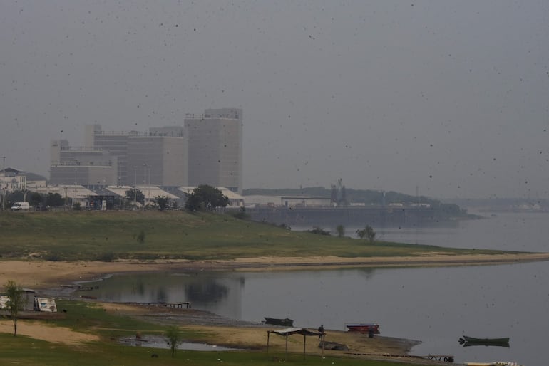 Una densa humareda se apoderó del ambiente en Asunción.