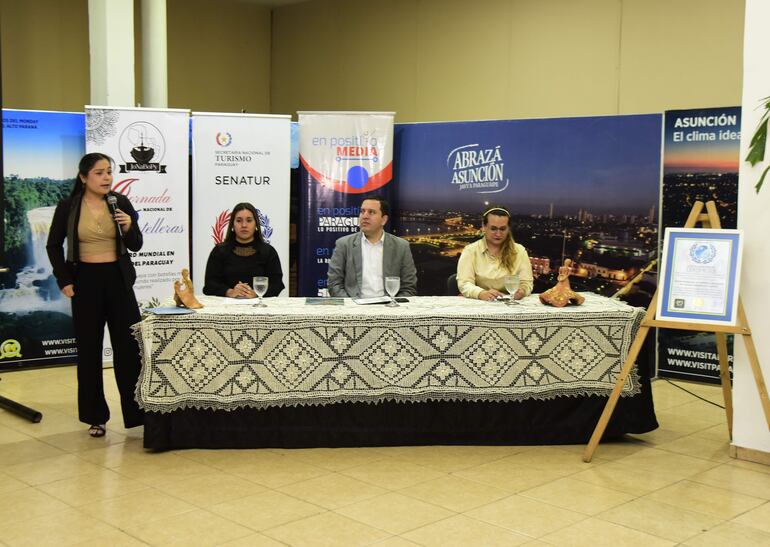 Los organizadores de "Tradiciones en movimiento" brindaron detalles del evento durante una conferencia de prensa realizada en Senatur.