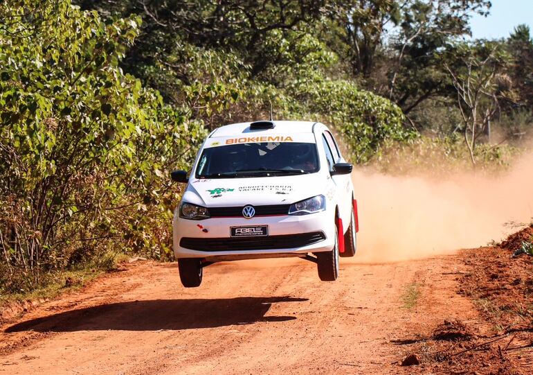 Hernando y Rodrigo González, se adjudicaron la Clase RC5L con el Volkswagen Gol.