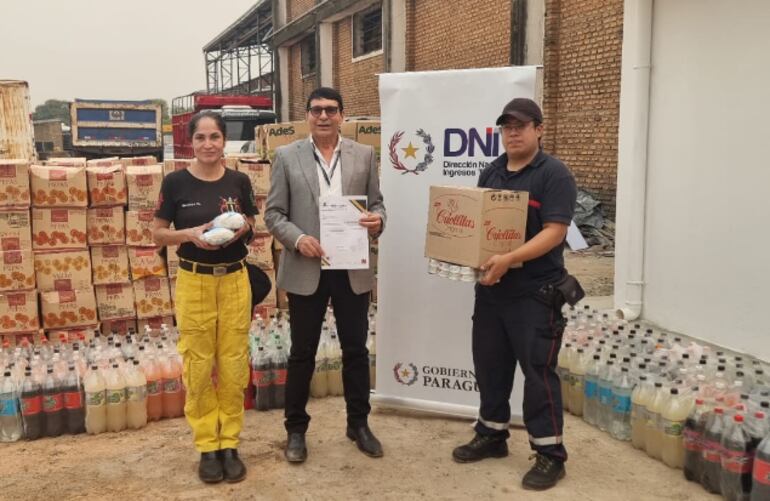 La donación realizada este miércoles por la DNIT a los bomberos voluntarios.