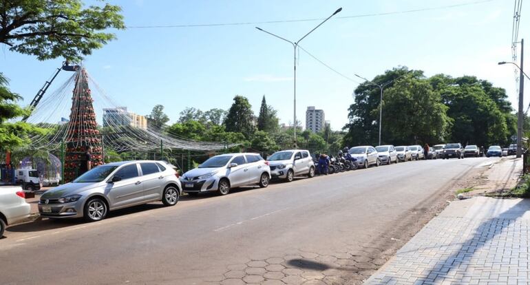 La avenida estará liberada de vehículos para la tranquila circulación de peatones que visiten los adornos navideños.