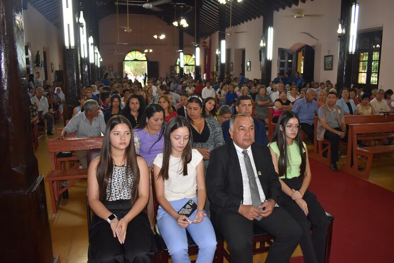 La santa misa tuvo una importante participación de los feligreses