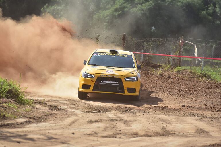 Eduardo Torres y Hugo Villalba se llevaron la victoria en la clase RC2N, con el Mitsubishi Lancer Evolution X.