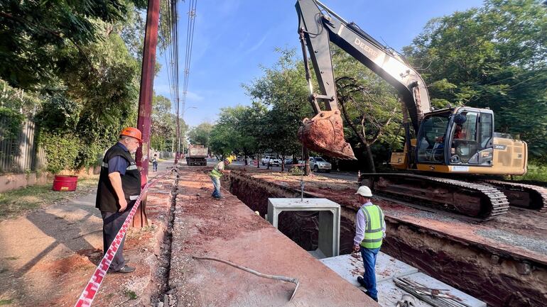 Avanzan las obras de la avenida Mariscal López con la apertura de nuevos frentes de trabajo.
