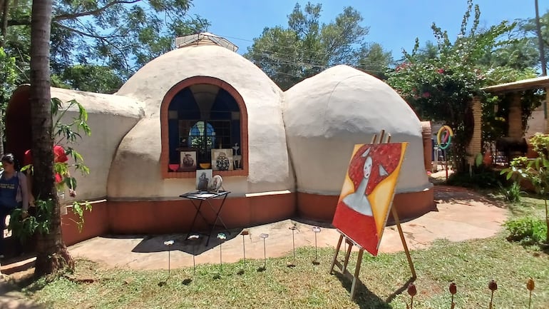 Edificación blanca con forma de iglú