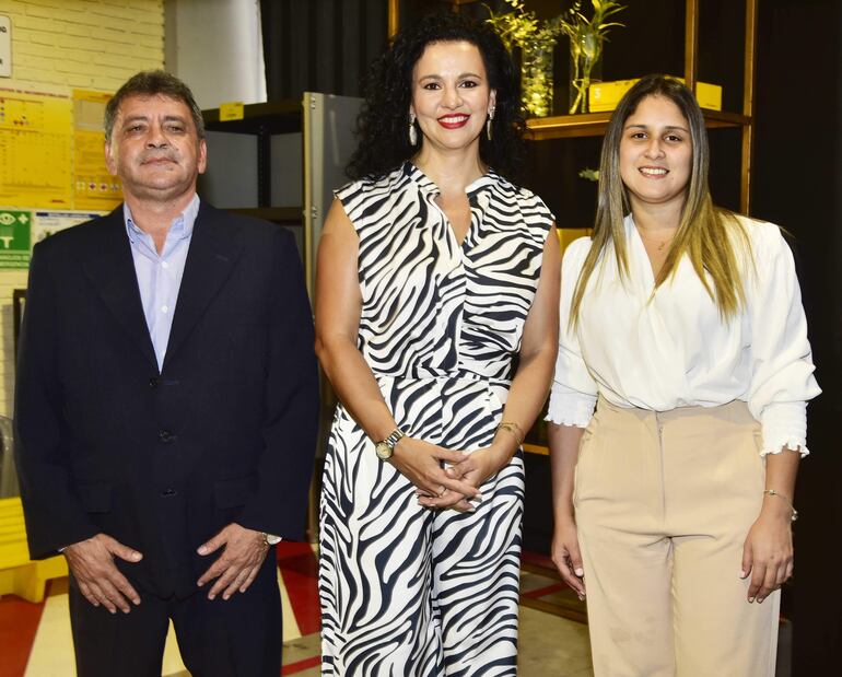 Jorge Brítez, Leticia Telesca y Liz Galeano.