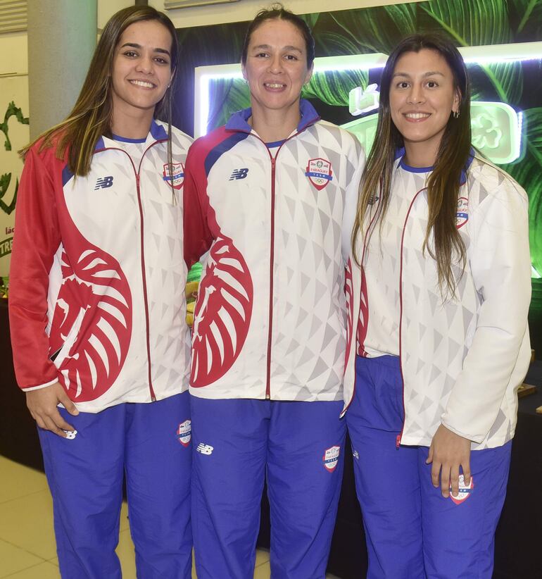 Ada Miskinich, Karina Dos Santos y Maggie Lugo.