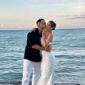 Betha Borba y Jorge Escobar se comprometieron a orillas del Caribe.
