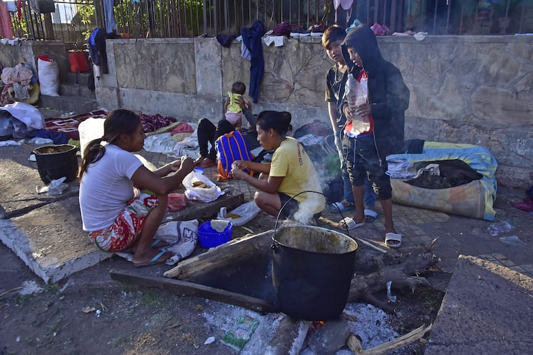 Comunidades indígenas de Canindeyú se instalaron esta semana en zona de la sede del Indi sobre Artigas.