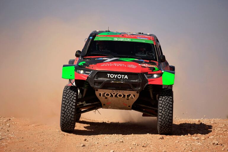 Yazeed Al-Rajhi y Timo Gottschalk (Toyota Hilux Overdrive) abrirán la ruta hoy, en la etapa 10.