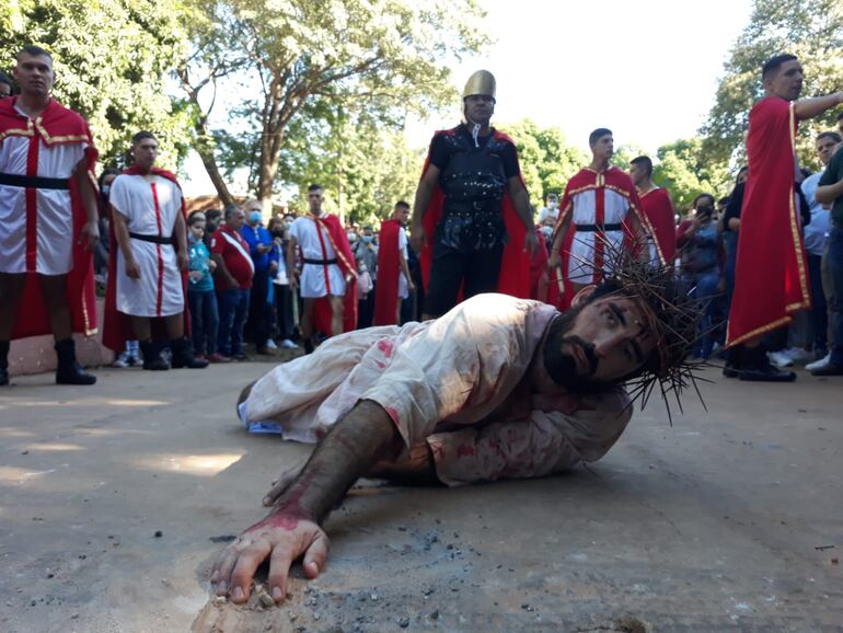 El grupo Crisma de la parroquia Domingo Savio, junto a los cadetes y aspirantes de la Policía Nacional van a presentar varias actuaciones.