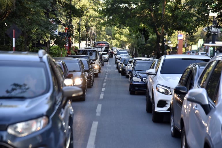 Caos vehicular en Asunción.