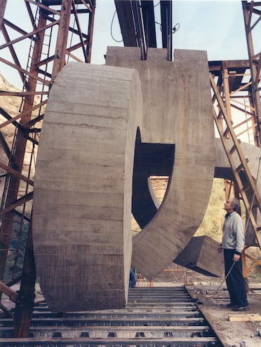 Eduardo Chillida en Barcelona, 1987. Archivo Eduardo Chillida