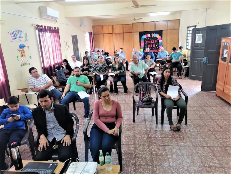 Los usuarios de agua potable tuvieron una activa participación en la rendición de cuenta.