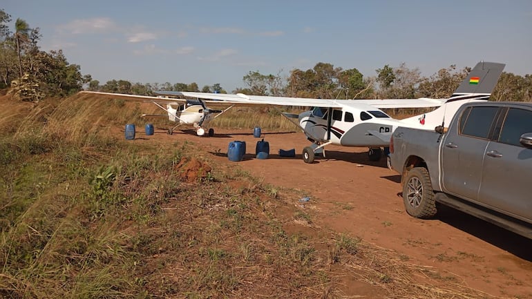 Agentes de la Senad se enfrentaron a supuestos narcotraficantes que bajaron una avioneta en el Parque Nacional Paso Bravo.