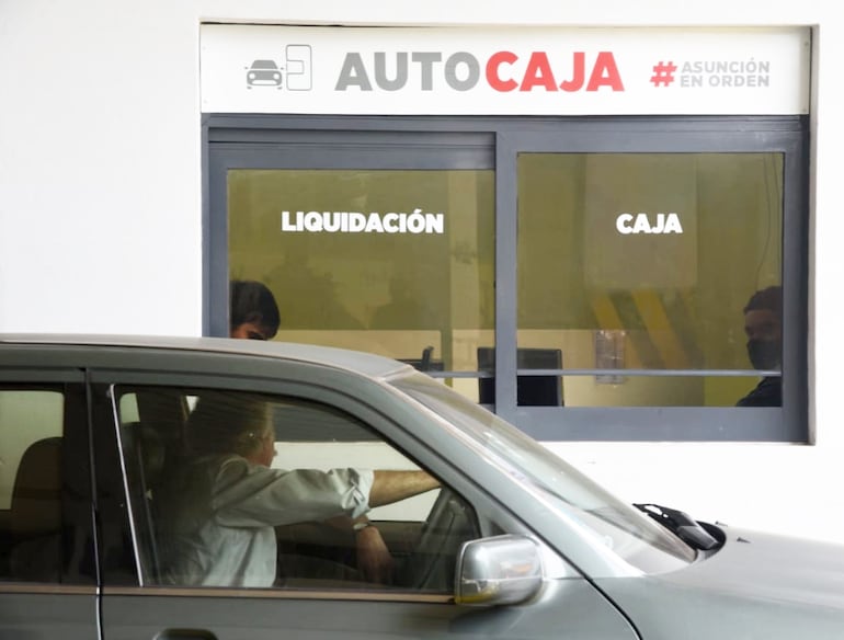 La autocaja es la opción para revalidar licencias de conducir sin bajar del automóvil en la Comuna asuncena.