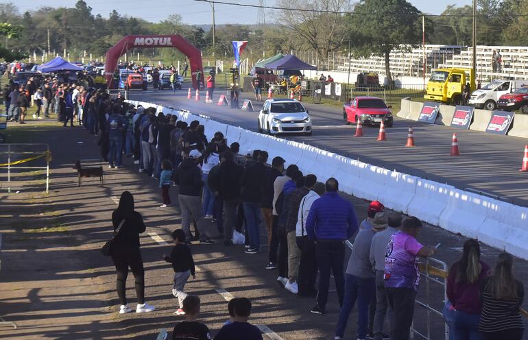 Impresionante la cantidad de aficionados que acompañaron desde el viernes las jornadas de práctica y entre el sábado y domingo las competencias de picadas.