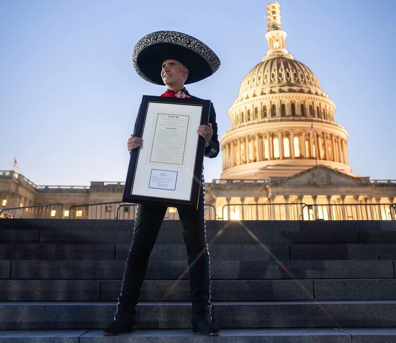 Alejandro Fernández fue homenajeado en el Capitolio de los Estados Unidos.