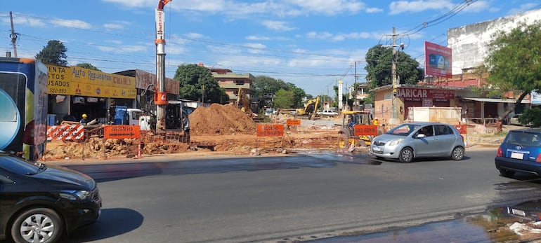 Comerciantes se quejan de caída de las ventas por obras de desagüe pluvial de Eusebio Ayala.