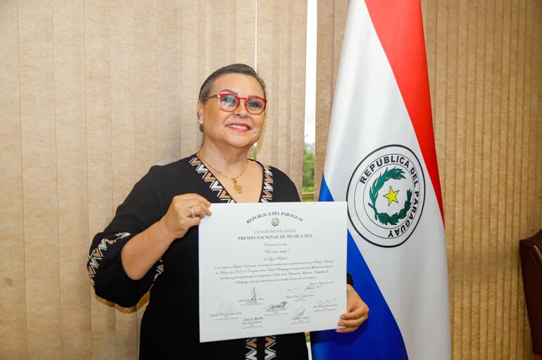 Lizza Bogado es la primera mujer en ganar el Premio Nacional de Música.