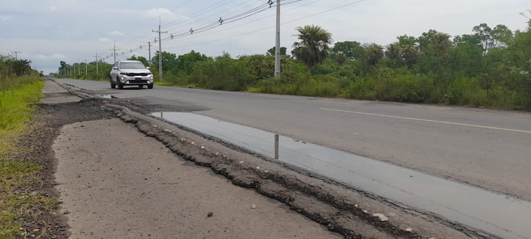 A lo largo del trayecto Alberdi - Villeta la ruta Py 19 presenta deterioros que pone en peligro la vida de los conductores.