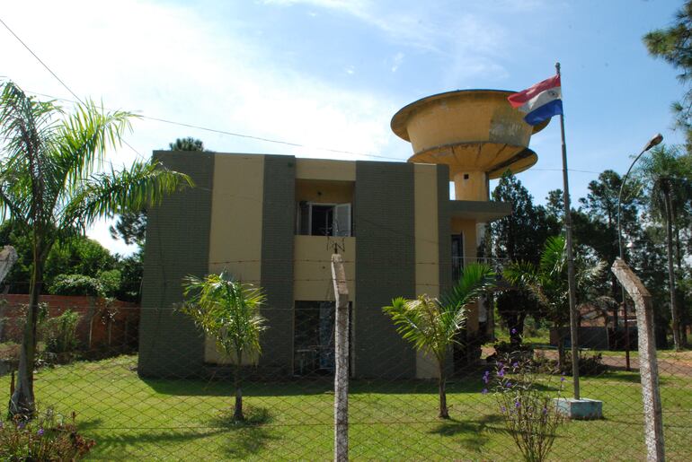 Fachada de la oficina administrativa de la Essap en Villarrica.